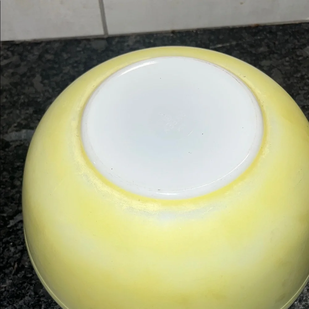 Vintage Nesting bowls by Pyrex. Colorful Mixing Bowl Set. #401,403&404